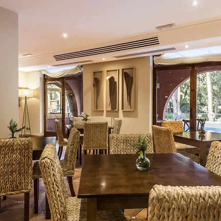 Intelier Bonaire 4* بينيكاسّين