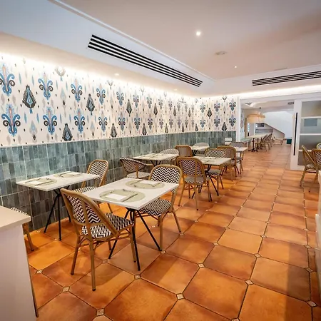 Intelier Bonaire 4* بينيكاسّين