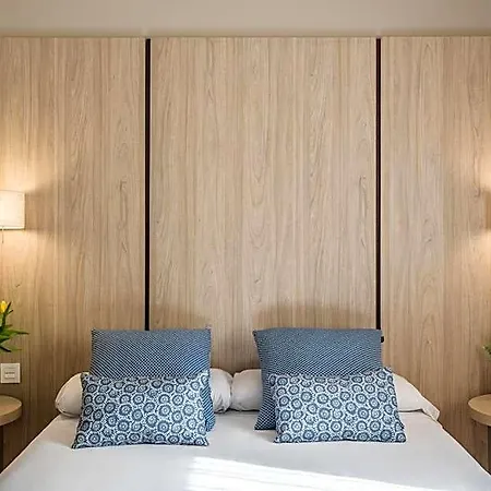 מלון Intelier Bonaire 4*